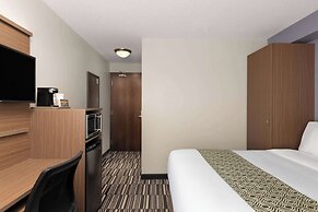 Microtel Inn & Suites by Wyndham Kirkland Lake