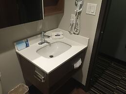 Microtel Inn & Suites by Wyndham Kirkland Lake