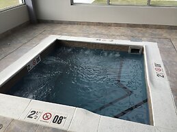 Microtel Inn & Suites by Wyndham Kirkland Lake