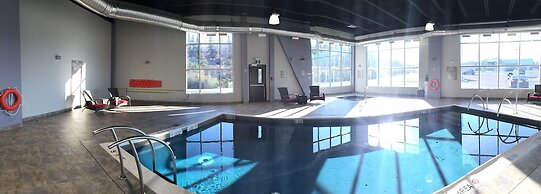 Microtel Inn & Suites by Wyndham Kirkland Lake