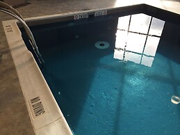 Microtel Inn & Suites by Wyndham Kirkland Lake