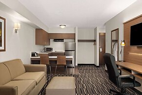 Microtel Inn & Suites by Wyndham Kirkland Lake