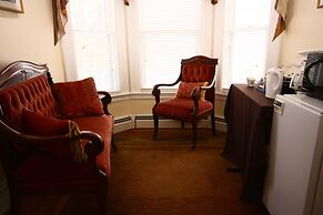 Come From Away B&B Inn