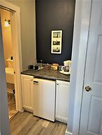 Come From Away B&B Inn