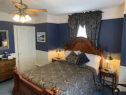 Come From Away B&B Inn