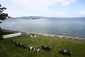 Come From Away B&B Inn