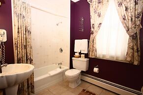 Come From Away B&B Inn