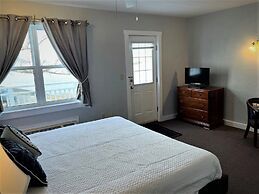 Come From Away B&B Inn