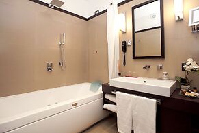 Les Fleurs Luxury House