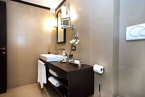 Les Fleurs Luxury House