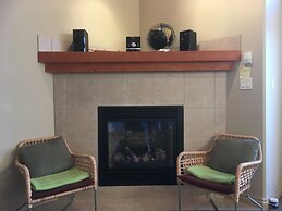 Radium Vacation Rental 3 Bedroom Townhome with Views