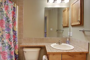 Radium Vacation Rental 3 Bedroom Townhome with Views