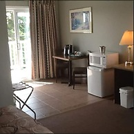 Hill Top Motel & Restaurant