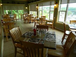 Hill Top Motel & Restaurant