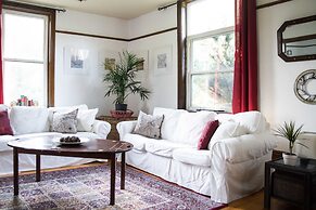 Laura's Bed & Breakfast