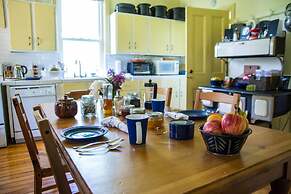 Laura's Bed & Breakfast