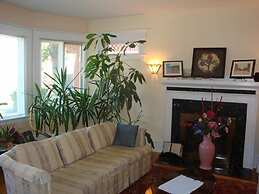 Downtown Bed And Breakfast