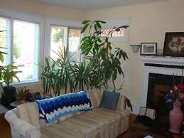 Downtown Bed And Breakfast