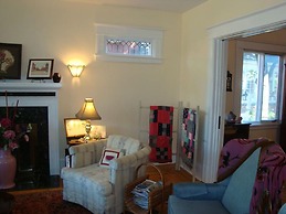 Downtown Bed And Breakfast