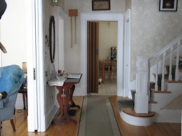 Downtown Bed And Breakfast