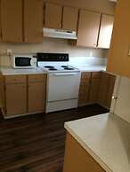 Townhouse Inn & Suites