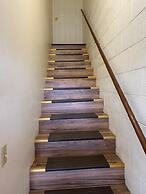 Townhouse Inn & Suites