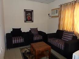 De Lawrence Court & Suites