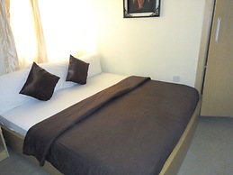 De Lawrence Court & Suites