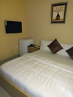 De Lawrence Court & Suites