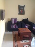 De Lawrence Court & Suites