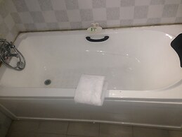De Lawrence Court & Suites