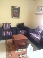 De Lawrence Court & Suites