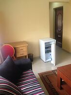 De Lawrence Court & Suites