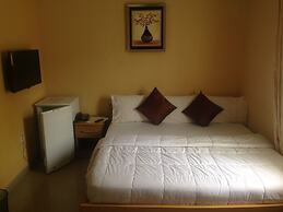 De Lawrence Court & Suites