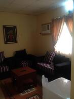 De Lawrence Court & Suites