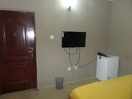 De Lawrence Court & Suites