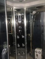 De Lawrence Court & Suites