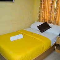 De Lawrence Court & Suites