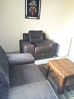 De Lawrence Court & Suites