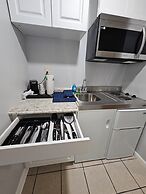 Capt.'s Inn & Suites