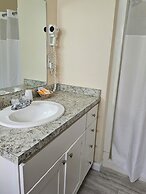 Capt.'s Inn & Suites