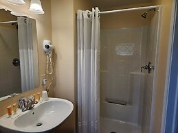 Capt.'s Inn & Suites