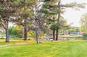 Capt.'s Inn & Suites