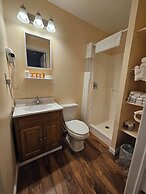 Capt.'s Inn & Suites