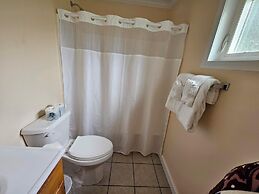 Capt.'s Inn & Suites