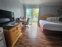 Capt.'s Inn & Suites