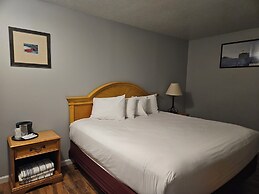 Capt.'s Inn & Suites