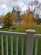 Capt.'s Inn & Suites
