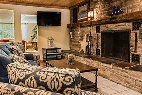 Capt.'s Inn & Suites