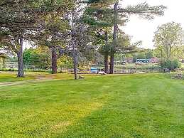 Capt.'s Inn & Suites